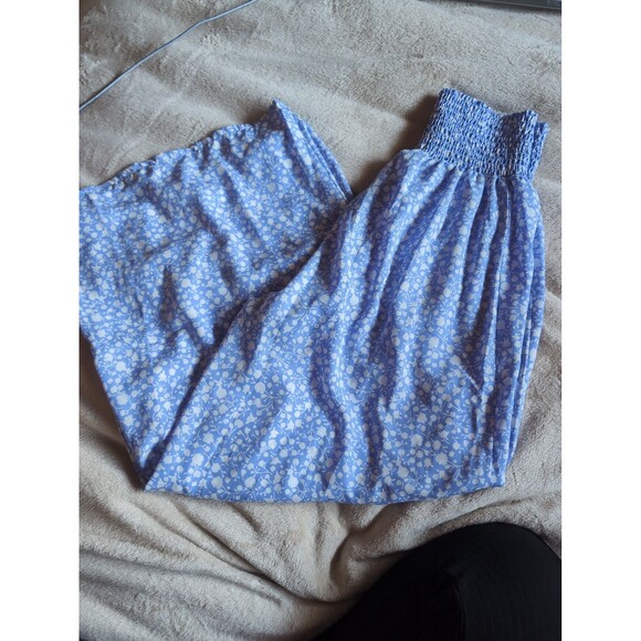 Size small floral blue flowy pants wide legged - Picture 2 of 5